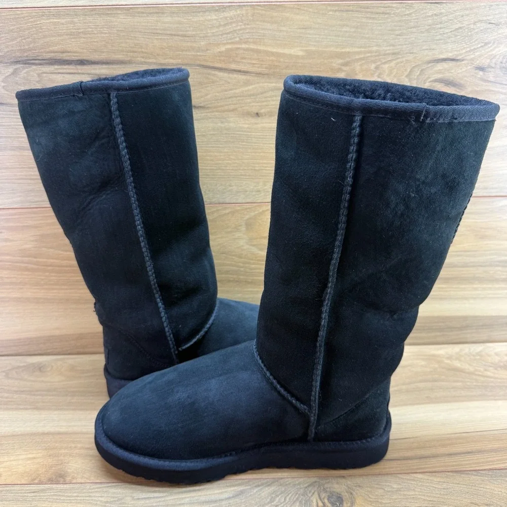 UGG Classic Tall II Black Suede Boots Womens 9 Shearling Fur Cozy Cottagecore